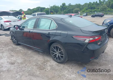 2021 Toyota Camry Se z USA, uszkodzony, nr VIN 4T1T11AK5MU471877